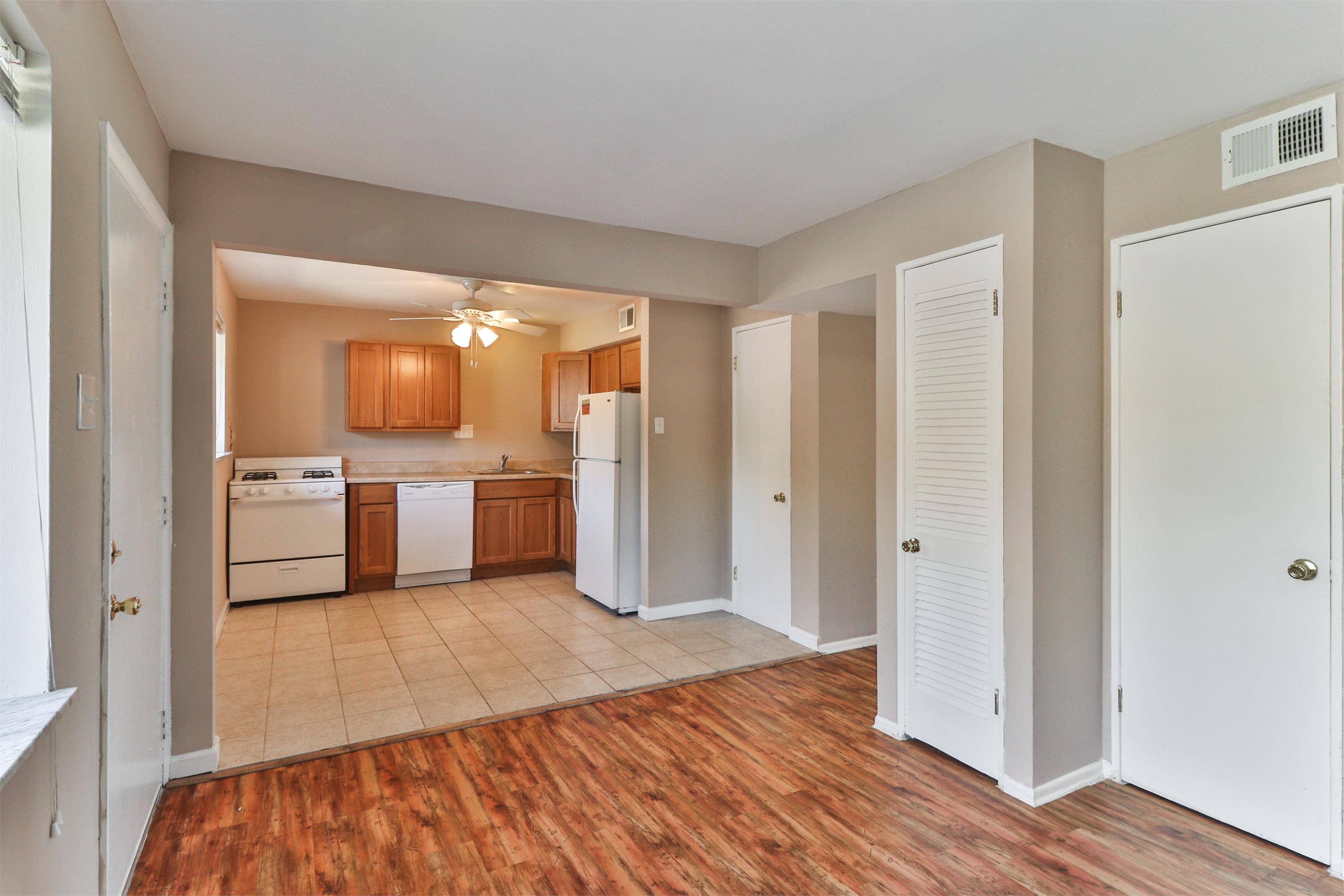 467 South Holmes Ave - D