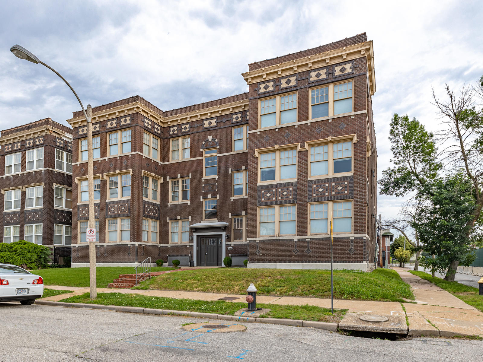 5855 Washington Boulevard - 1D