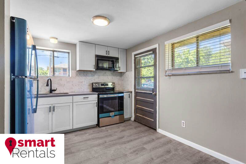 479 South Holmes Avenue - D